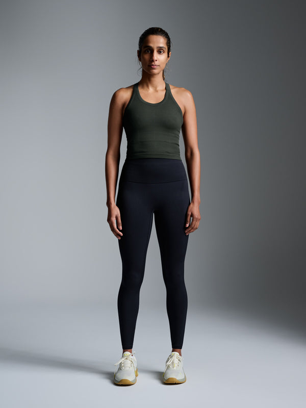 Lakshmi wears size XS-S is 5' 4" - Underband 72cm, Bust 79cm, Waist 76cm, Hips 94cm
