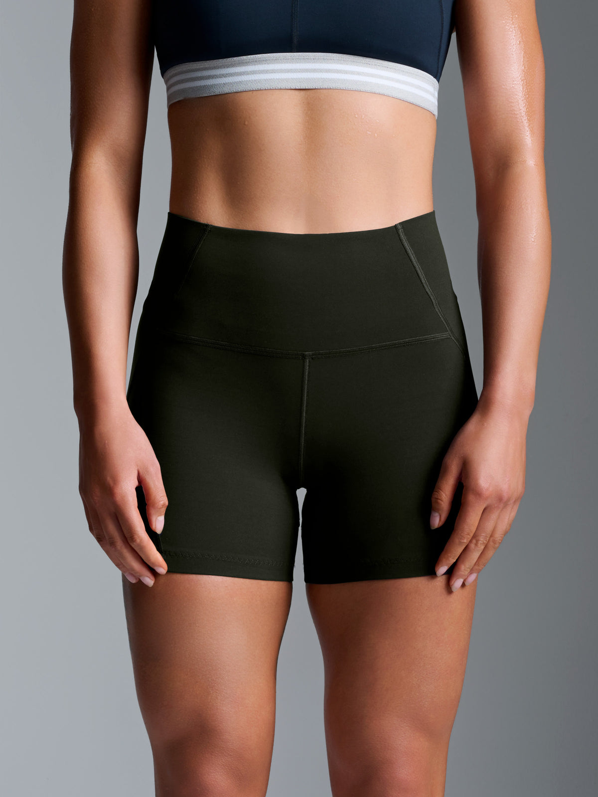 LIMITLESS 5 Bike Short Olive