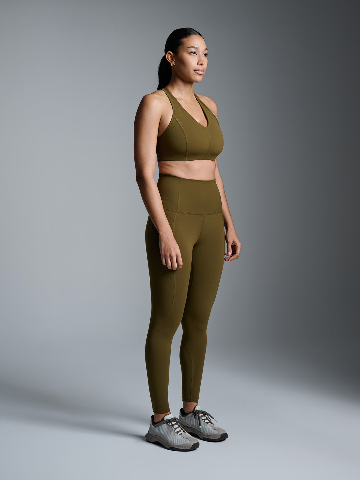 FEMME FATALE Sports Bra Light Olive